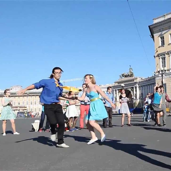Танцующий Петербург